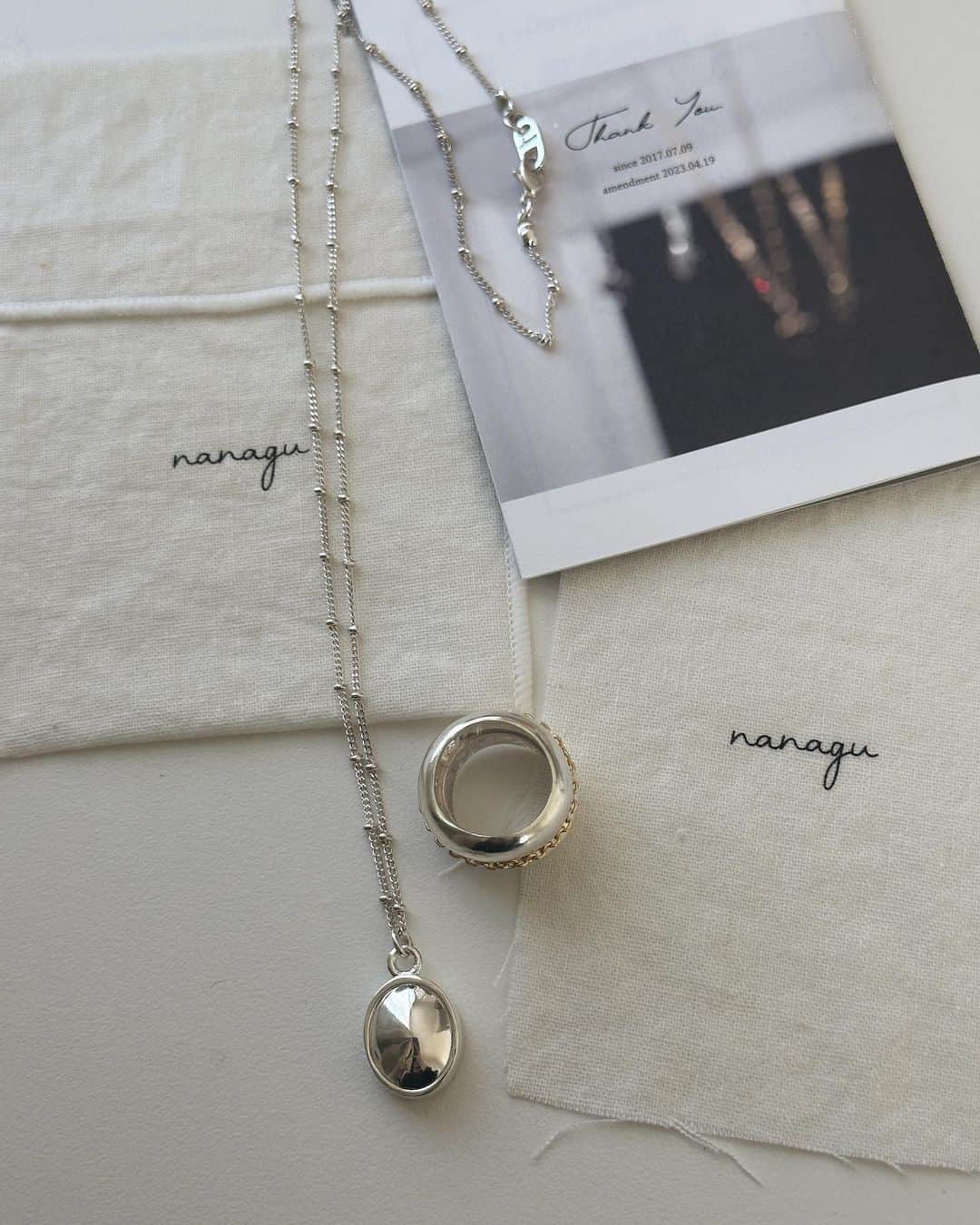 mizukiさんのインスタグラム写真 - (mizukiInstagram)「少し太めなリングがとっても気に入ってる🪩🤍 @nanagu.jewelry  ㅤㅤㅤㅤㅤㅤㅤㅤㅤㅤㅤㅤㅤ 今年はシルバーをたくさん身につけたい...💕 ㅤㅤㅤㅤㅤㅤㅤㅤㅤㅤㅤㅤㅤ #nanagujewelry #アクセサリー」6月17日 19時27分 - mizukidrop