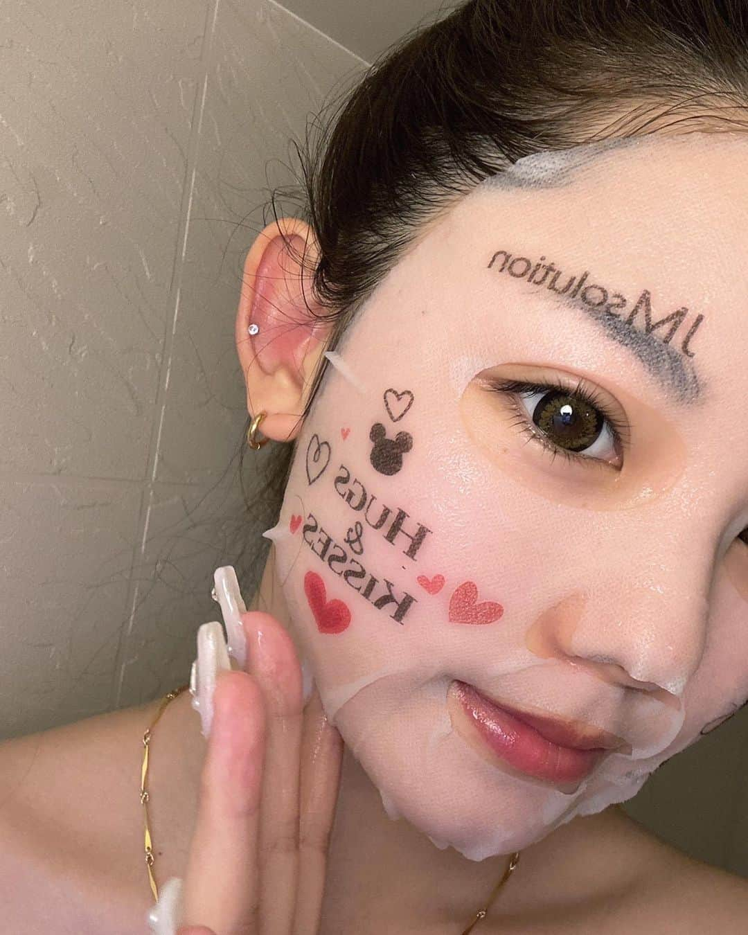 原田美優さんのインスタグラム写真 - (原田美優Instagram)「. ホームケアで可愛いパック見つけた🫶🏻 成分別に20種類もあって悩んだけど絵書いてるやつが良くて その三種類選んだけど可愛すぎる(；；) 来週ディズニー行くから絶対持っていく(笑)  . #jmjpedition #photopick #selection #夢が叶うシート #disney #フェイスマスク #ディズニーコラボ #ad #ディズニーパック #ホームケア」6月17日 19時31分 - harada.myu