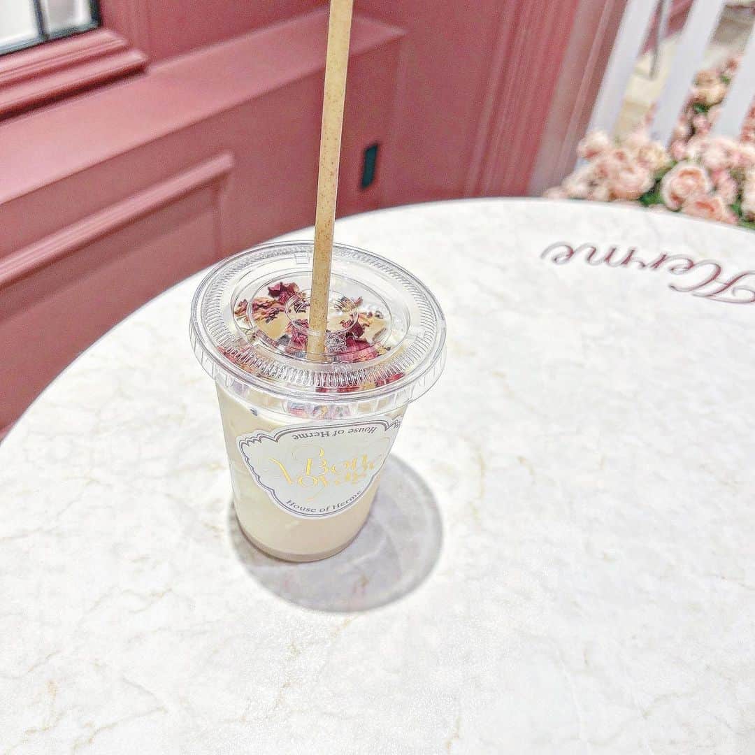中村麗乃のインスタグラム：「☽  Herme Rose Latte  #herlipto #HouseofHerme」