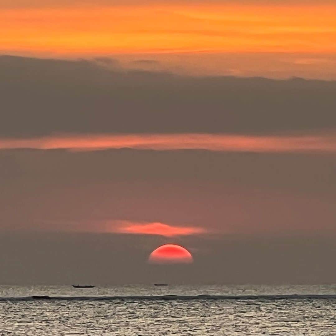 伊勢谷友介さんのインスタグラム写真 - (伊勢谷友介Instagram)「Sun Set. It's the sun set. Nothing to say.  #sunset #beautifulsunset  #bali」6月17日 19時41分 - iseya_yusuke