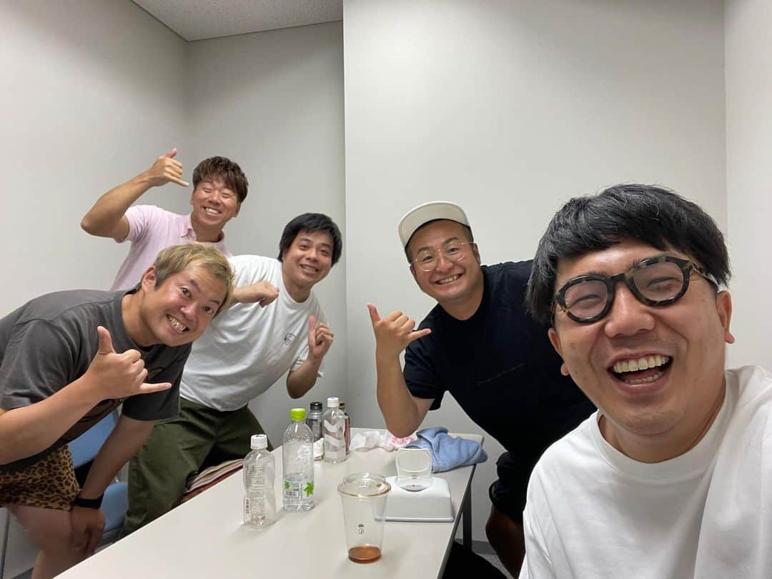 梶剛さんのインスタグラム写真 - (梶剛Instagram)「江西とハローとバンビーノとお仕事。  ハローがバンド生演奏でB’z歌ってたよ。  #香川県 #江西あきよし #ハロー植田 #バンビーノ」6月17日 19時43分 - kajitsuyoshi