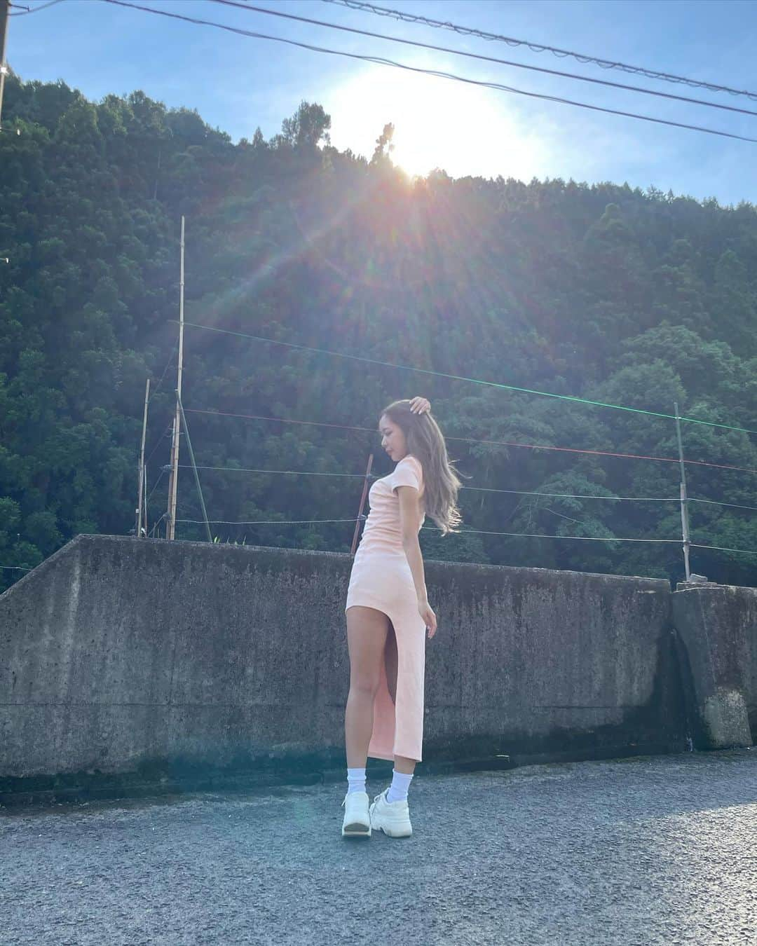 山本紗愛さんのインスタグラム写真 - (山本紗愛Instagram)「エチワンピ❤️と自然⛰🍃🌿 . . . . . #山本紗愛 #やまもとさな #名古屋のアイドル #おーえすゆー #OSU #idol #フォロワー様大募集 #followｍe #グラビアアイドル  #グラビア自撮り部 #撮影会 #グラビア撮影 #太ももフェチにはたまらない  #太もも #脚フェチさんへ #ふとももムチムチ#脚 #脚フェチ #太ももフェチ#ダーリッチ」6月17日 19時48分 - yamamoto__sana