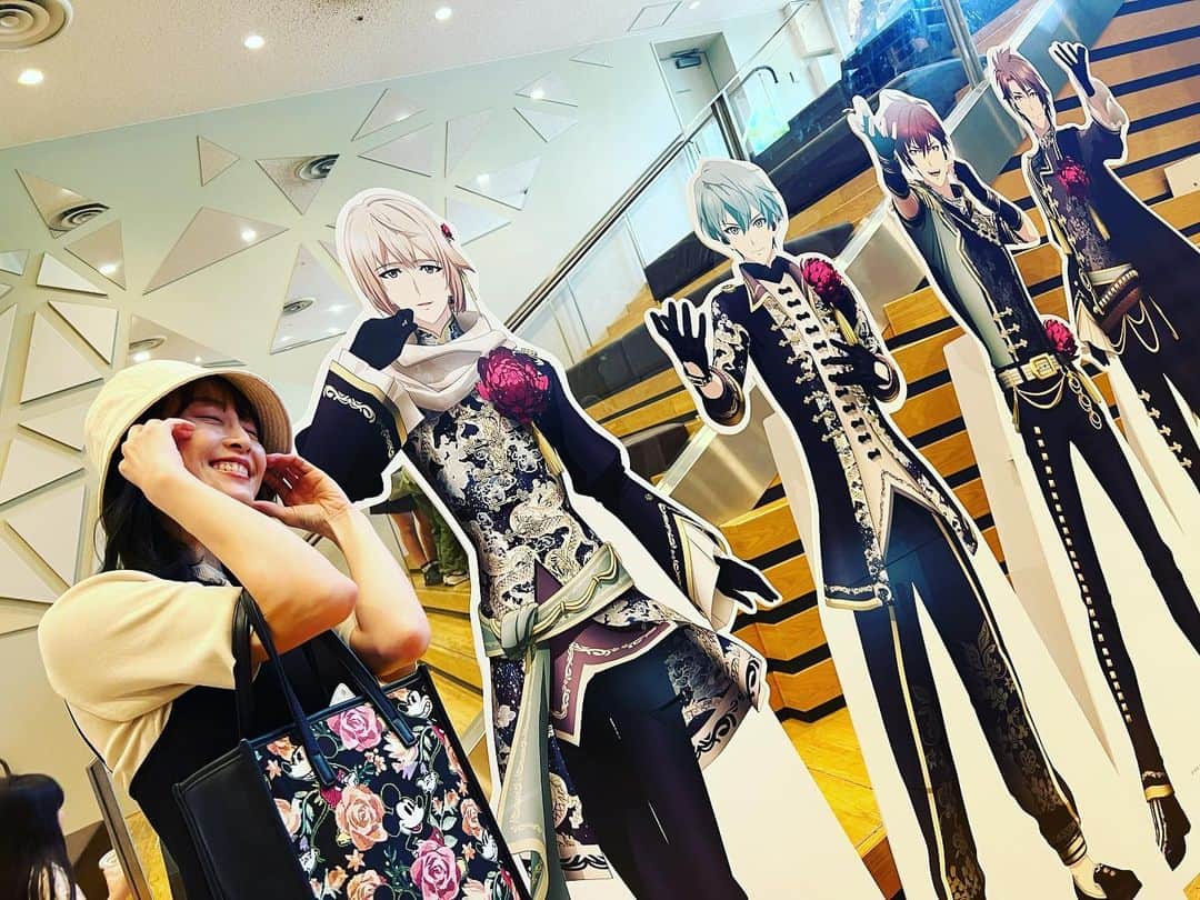 松井玲奈さんのインスタグラム写真 - (松井玲奈Instagram)「ムビナナ先週は行けず、、、今週は行けたらいいな 美プレの振り付け好きすぎるから覚えたい #ムビナナ」6月17日 19時48分 - renamatui27