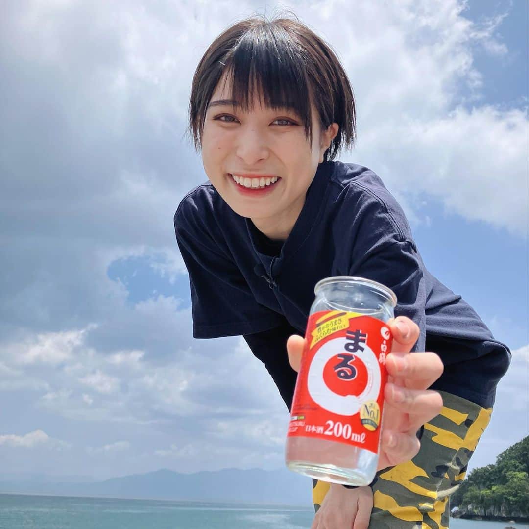 かほなんのインスタグラム：「🏝️明日のイベント🏝️  明日はホームセンターバロー浜松浜北店にてイベントです〜！！ 静岡県でイベント初めて！！ 関東からも東海からもアクセスの良い、浜松だよーーん！！🏝️✨  愉快な店員さんたちと、お待ちしております！🙌🙌 入場無料です〜！！ トークショー中の写真撮影もOKのようです🙆‍♀️✨  詳しくはホームセンターバロー浜松浜北店のインスタにて👇✨  @hcvalor_hamakita_outdoor   そして！ 6/19(月)〜6/23(金)はNHKのラジオ「安心ラジオ」に出演しておりますー！(NHKラジオ第一) 12:55〜13:00です！ 今後も1ヶ月に1週間、かほなんが出演するウィークがあります〜！是非聞いてね😆✨  あとは…… 白鶴酒造公式チャンネルにて、鹿児島県での動画がUPされました〜！ 九州が続きます！ 今回はウェットスーツ着て潜る、潜る、潜る！！ お手伝い頑張りました！😆 漁師さんの海への熱い思いを知ってほしいーー！  では！！ まずは明日のリアルイベント！！ お待ちしております〜！！🙌  #ホームセンターバロー浜松浜北店  #NHK #安心ラジオ #白鶴 #さばいどる #かほなん」