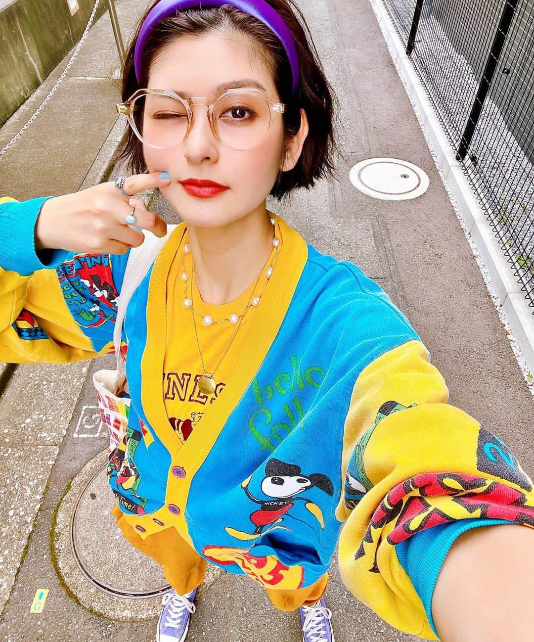 のインスタグラム：「派手🫡❤️ おもちゃ箱みたいな🎁  outer #古着  top #古着  pants #baserange   #古着コーデ #古着女子 #古着ファッション #古着好き #古着mixコーデ #カラーコーデ #カラフルコーデ #派手服 #派手好き #fashiongram #fashionlover #vintagelove #colorfullife #ミカコのフク」