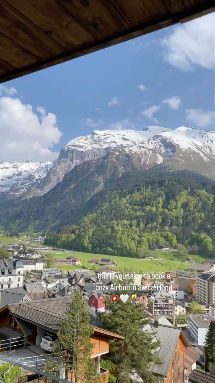 のインスタグラム：「Cozy up with the Swiss Alps.  📷 Repost from @heatherrinder」