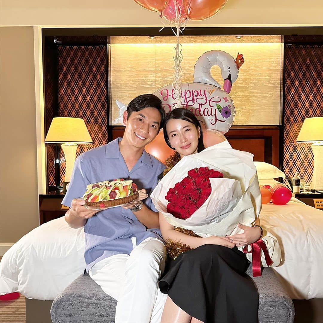 岩間恵のインスタグラム：「30歳になりました！ たくさんのお祝いメッセージありがとうございます💝🥲  節目となる年だなぁと思いつつ、それでも今までとなんら変わらない私でございます👶 大切にしたい人がいて、大切にしてくれる人がいて、 私の人生恵まれてるなぁと実感してます。  30代も楽しみながら頑張るので いつも支えてくれている皆さま、これからもよろしくね❤️」