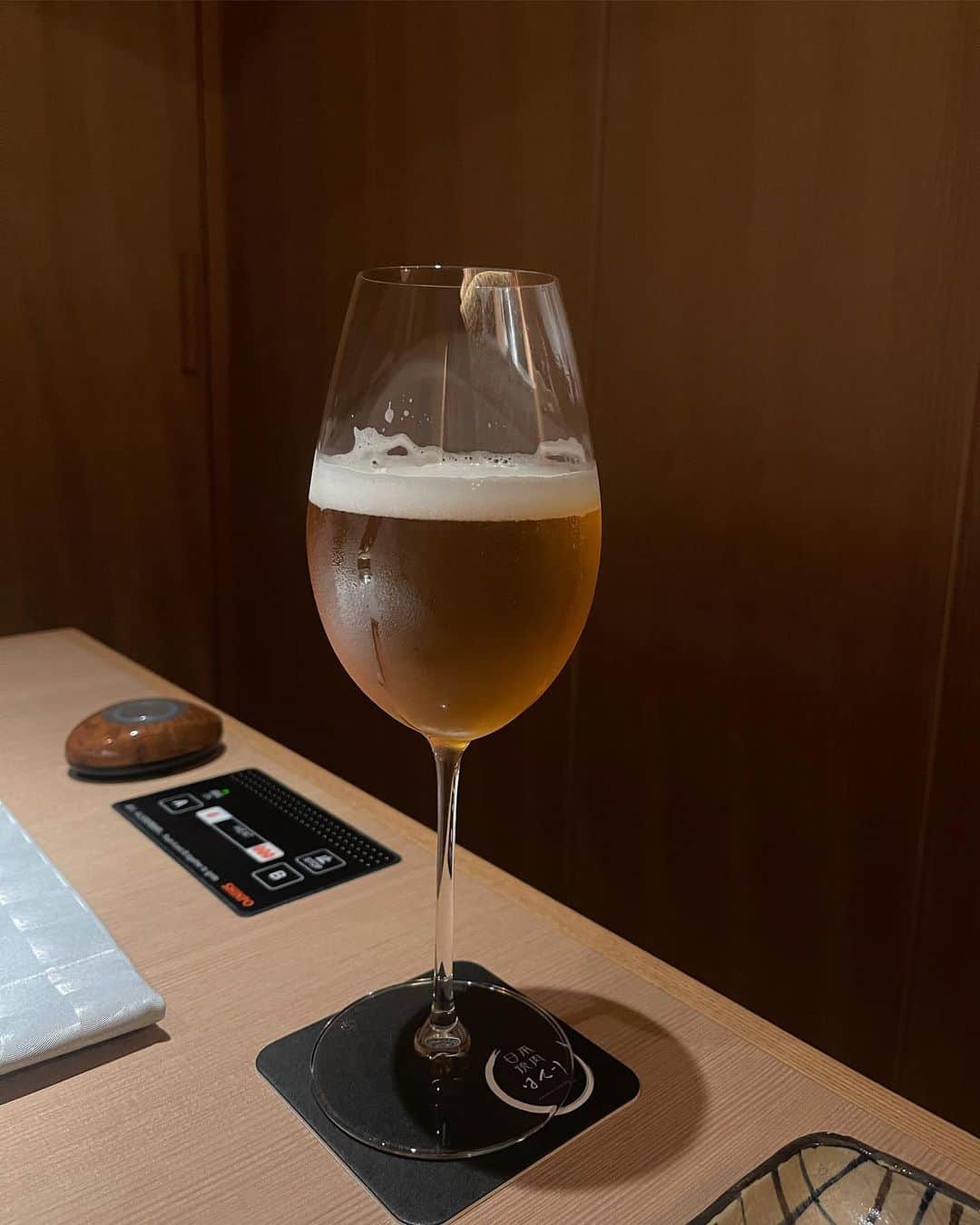 のインスタグラム：「🤍 量はそんなに多く飲めませんが ビール好きです♡  夏だ〜〜🍺 #dayoff」