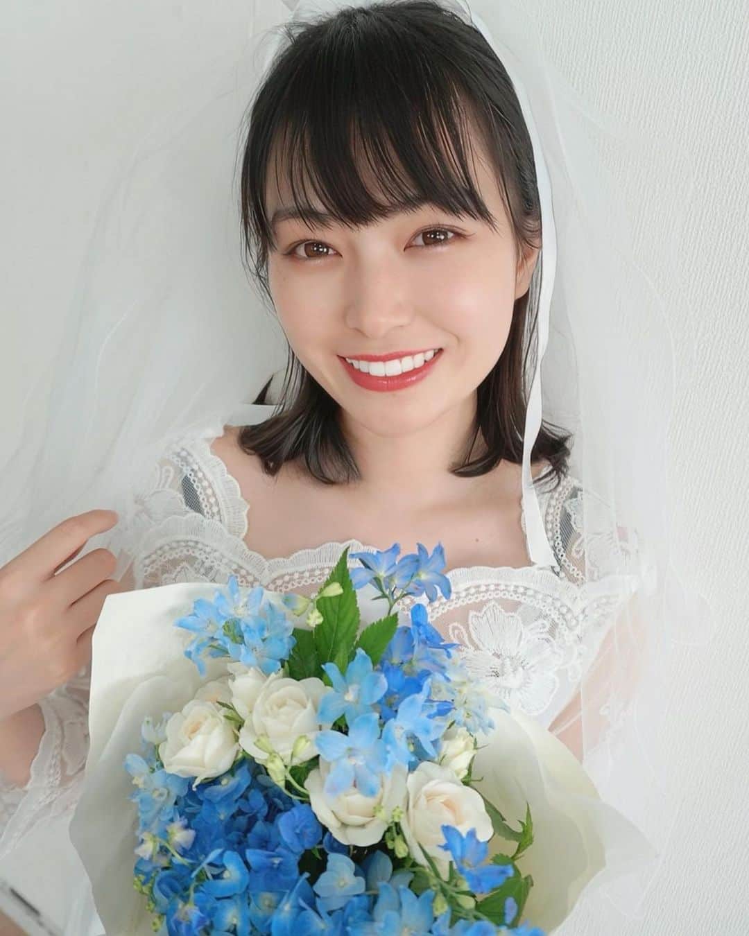 滝口ひかりのインスタグラム：「I want to be a good wife. （良い奥さんになりたいです）  #滝口ひかり #takiguchihikari #wyenra #ゑんら #ootd #cosplay #wedding」