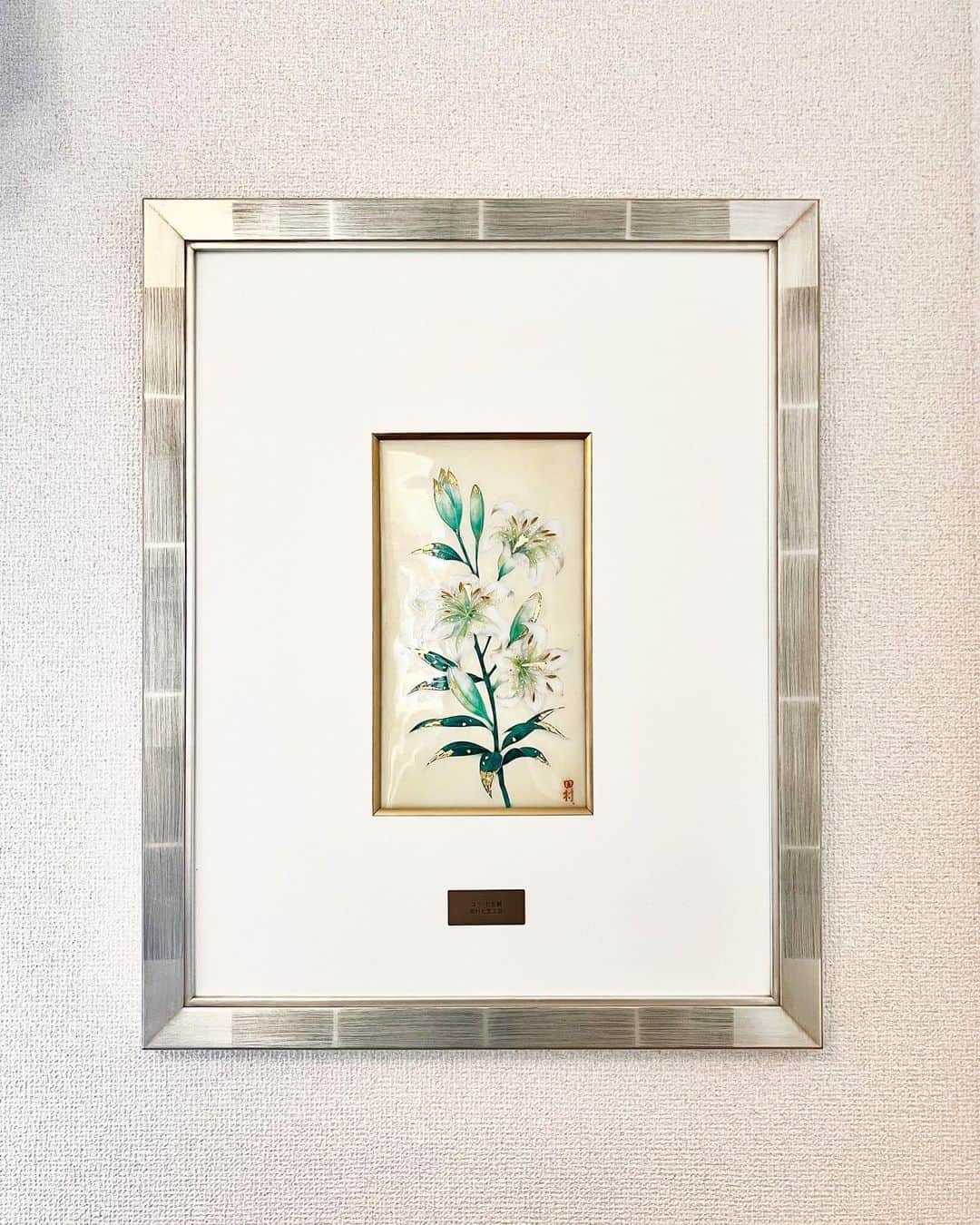 田村有紀さんのインスタグラム写真 - (田村有紀Instagram)「[New Art Works. 8]  lily. Lovely design with flickering gold leaf.   #lily  #flowerpower」6月17日 20時36分 - tamurayuuki_