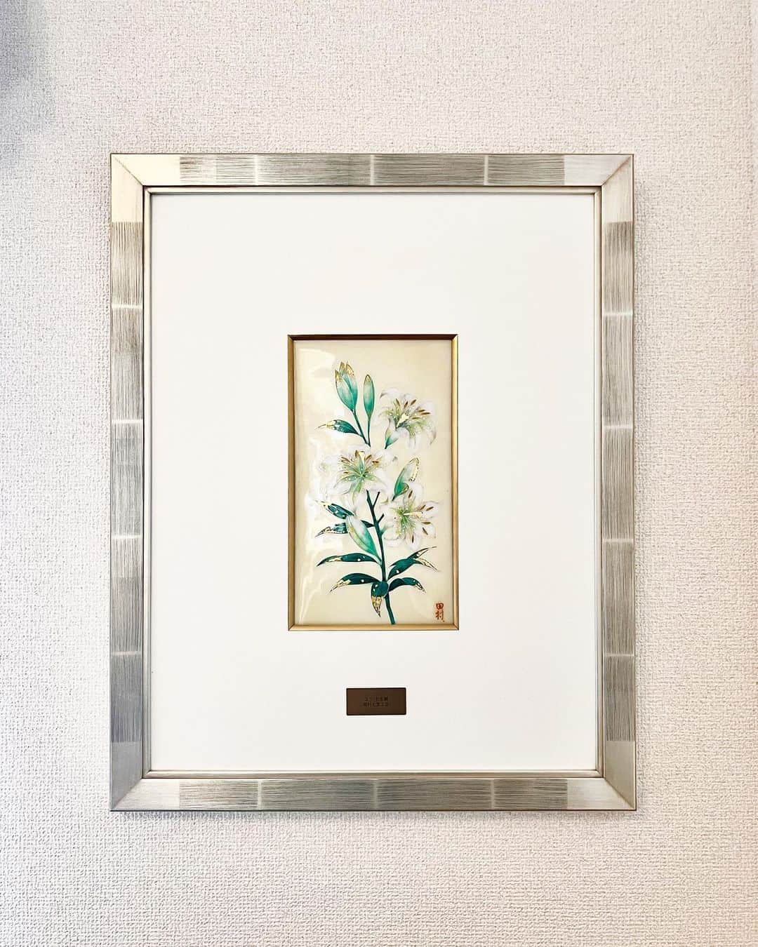 田村有紀のインスタグラム：「[New Art Works. 8]  lily. Lovely design with flickering gold leaf.   #lily  #flowerpower」