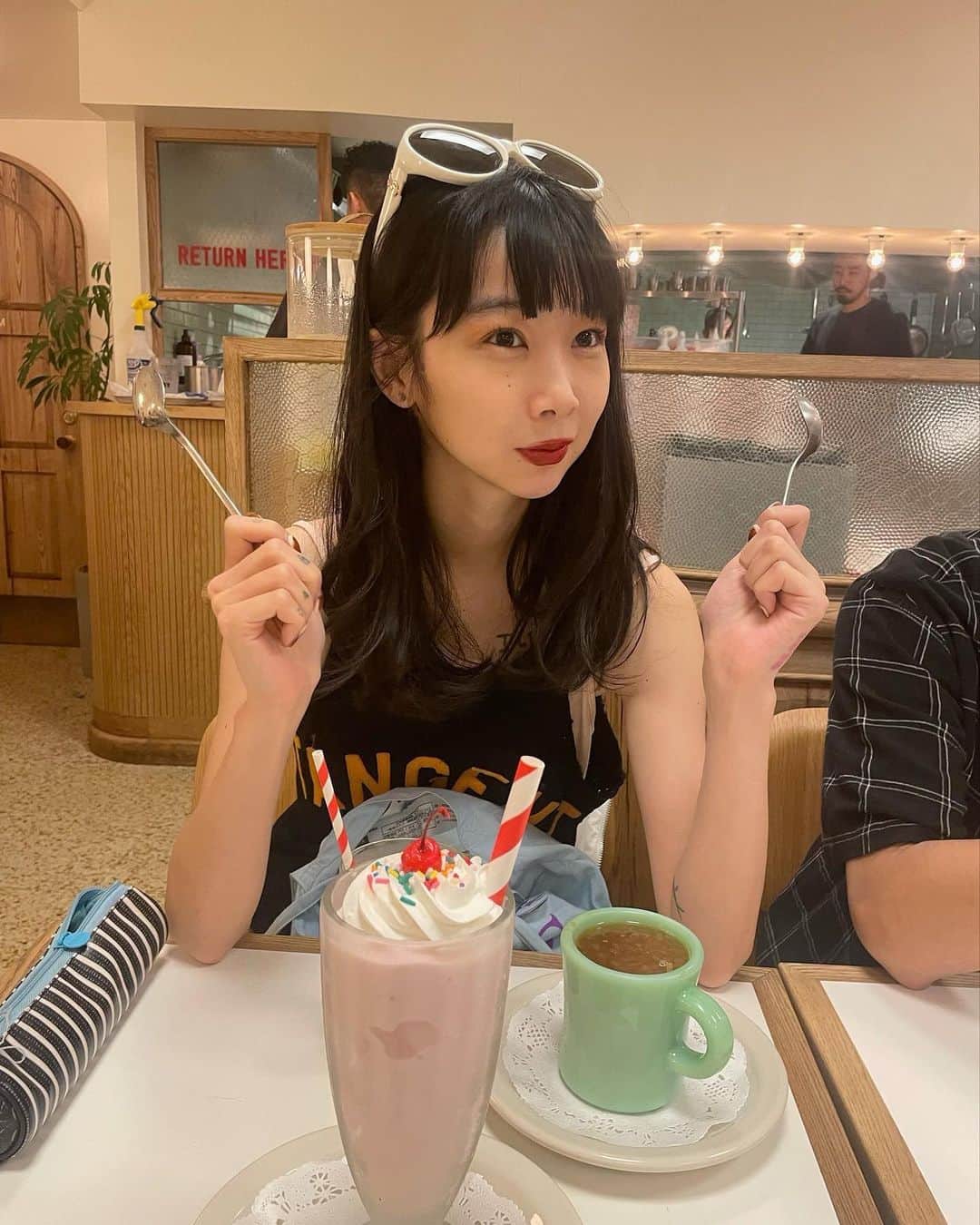 老月ミカのインスタグラム：「今週🤧🥞🥤👩‍💻🍰」