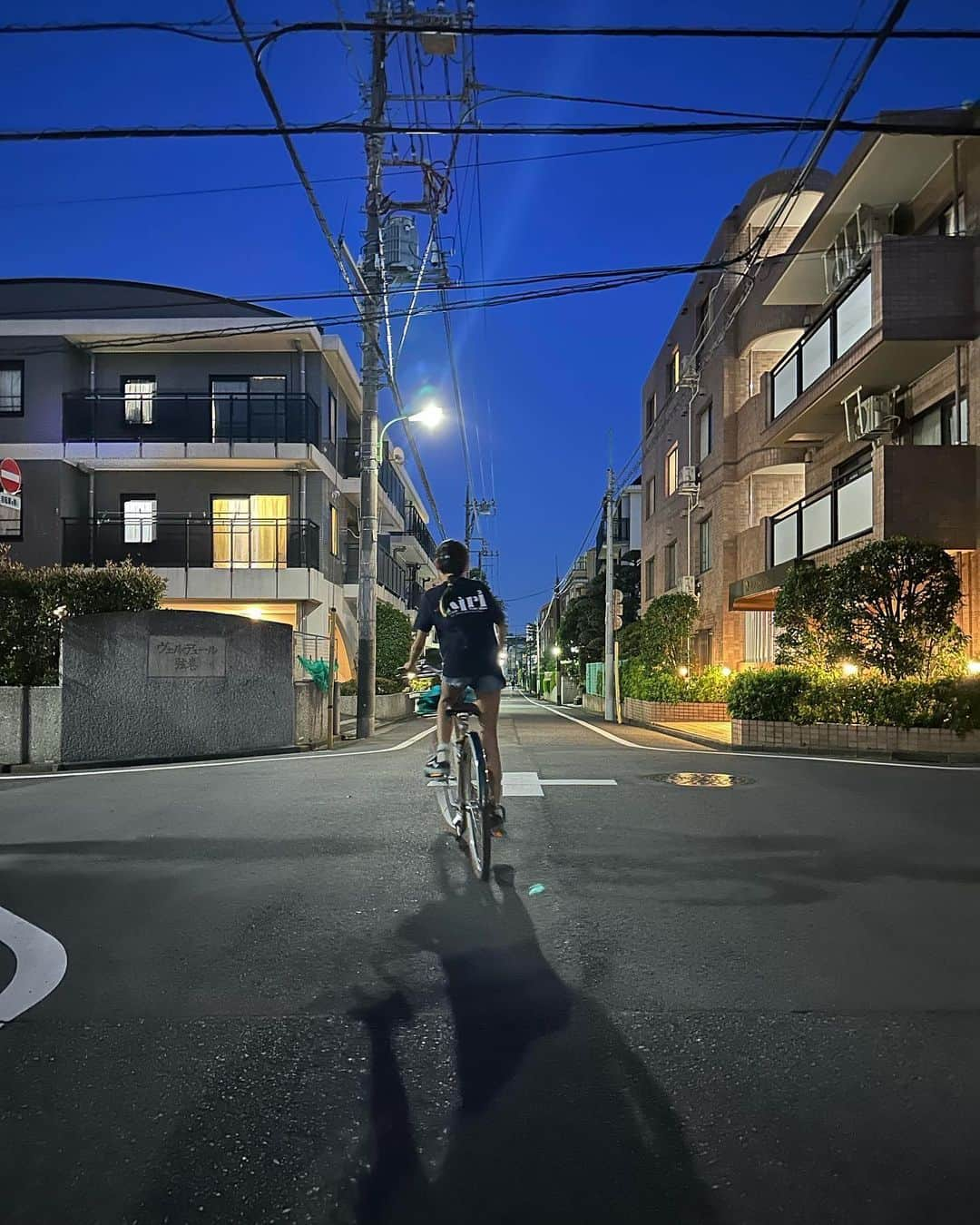 伊藤裕子さんのインスタグラム写真 - (伊藤裕子Instagram)「暑かった土曜日。 娘の学校行事がありました。 何年振りだろう。。。。 楽しかったな、良い時間だったな、、、、、 普通が戻りつつある日常に幸せを感じた普通の土曜日。  #近所の中華屋へ #娘の自転車 #久々の酔っ払い #そんな土曜日とか幸せ #自転車またがっております。」6月17日 20時39分 - yukoito_official