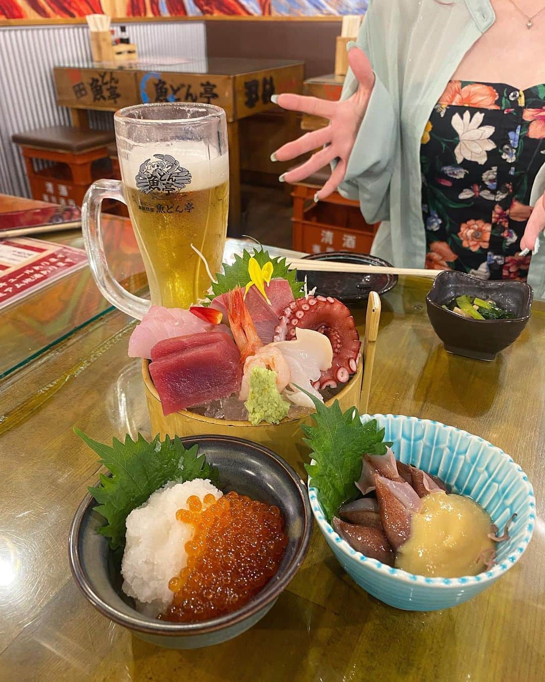 奥田紗都のインスタグラム：「.  帰省で食べた美味しいものたち🐟 ⁡ ⁡ 富山は本当に魚が美味しくて大好きなんです🥹❤︎ ⁡ ⁡ ⁡ 大親友にも久々に会えて嬉しかった😘 ⁡ ⁡ ⁡ ⁡ ⁡ ⁡ ⁡ #帰省 #帰省ごはん #富山グルメ #富山居酒屋 #地元グルメ #休日の過ごし方」