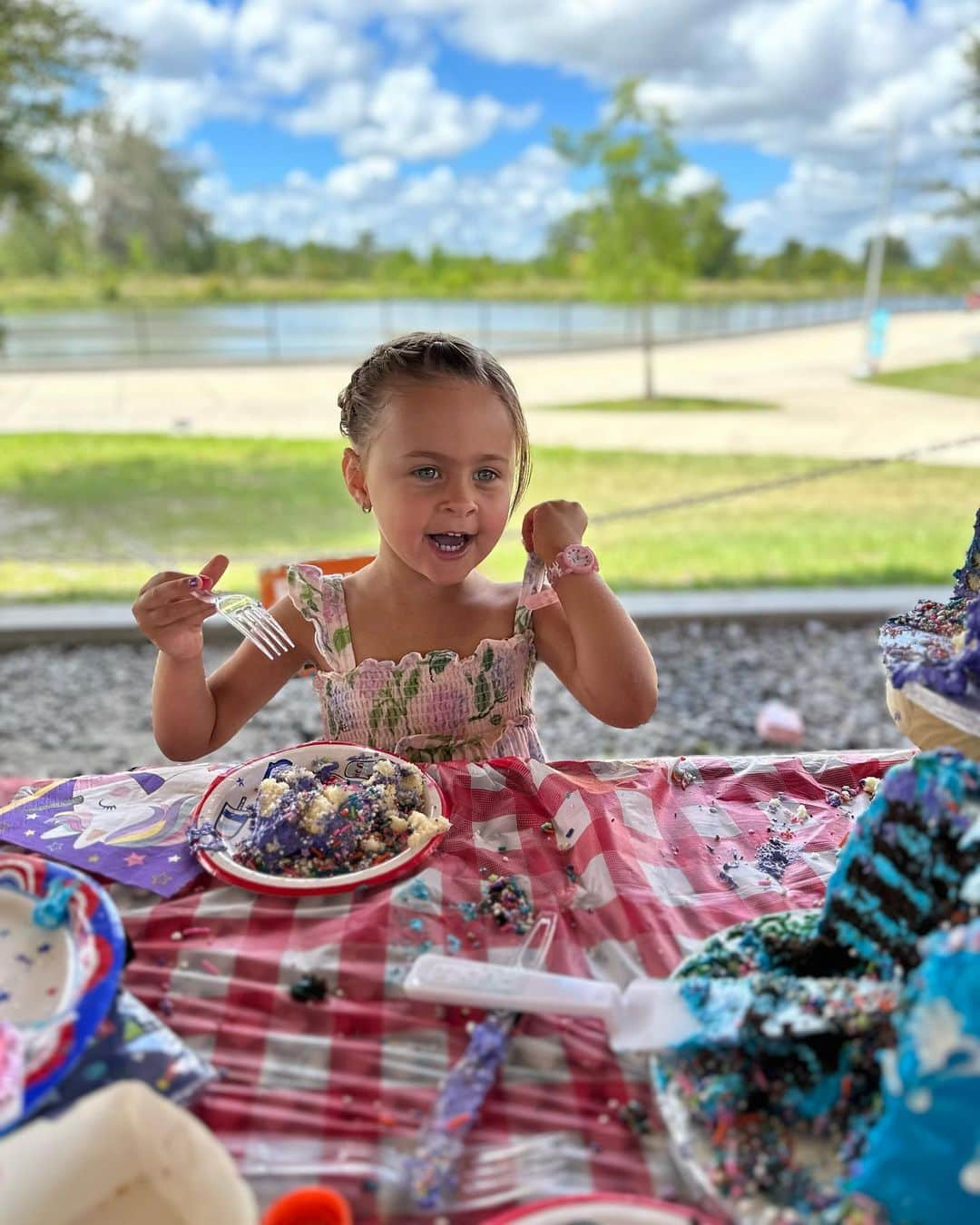 ライアン・ロクテのインスタグラム：「Daddy's lil princess turning 4 today!!! you have me wrapped around your finger haha! #birthdaygirl」