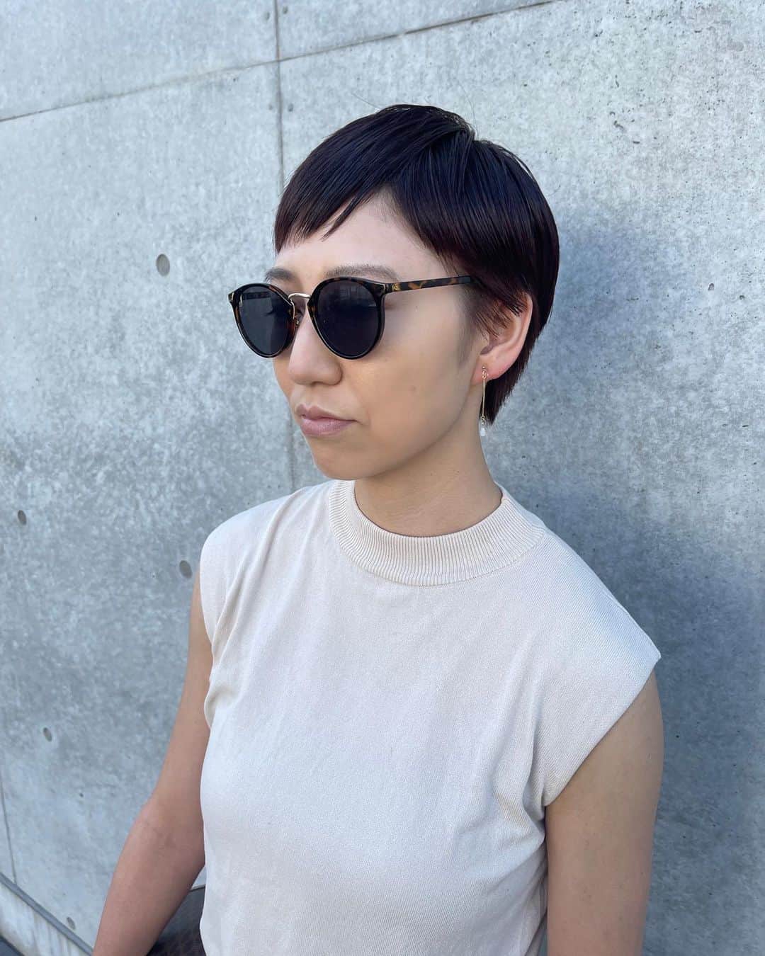 のインスタグラム：「. short cut✂︎  #ショートヘア #ショートカット #ショート #ショートスタイル #ショート女子 #黒髪ショート #ショートヘアー #外国人風ヘアー #外国人風カラー #ショートカット」