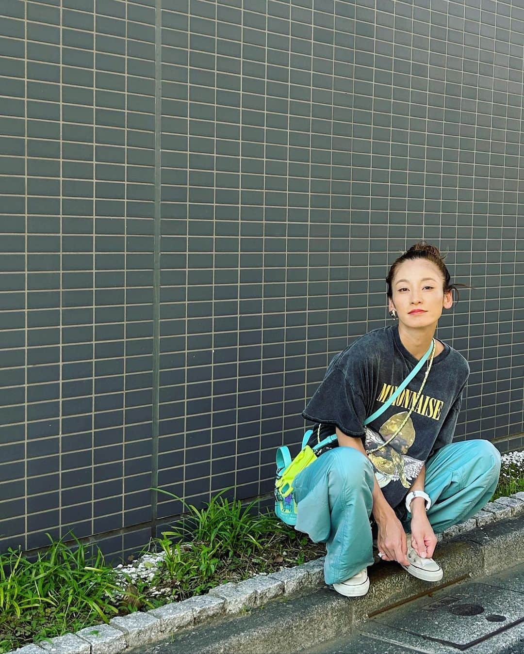 西山茉希さんのインスタグラム写真 - (西山茉希Instagram)「フォトバイチビーズ📷  #ぶらりお買い物 #ぶらり銭湯  そんな母さんを、日替わりカメラマンしてくれた🍒  ありがと🩵🩶💙🖤」6月18日 6時25分 - maki.nshiyama50