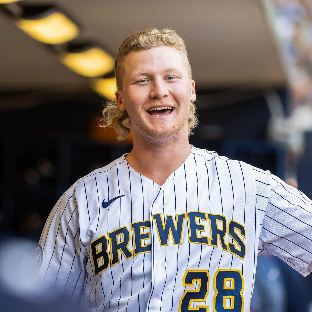 ミルウォーキー・ブルワーズさんのインスタグラム写真 - (ミルウォーキー・ブルワーズInstagram)「Making a name for himself AND the mullet.   #ThisIsMyCrew」6月18日 6時27分 - brewers