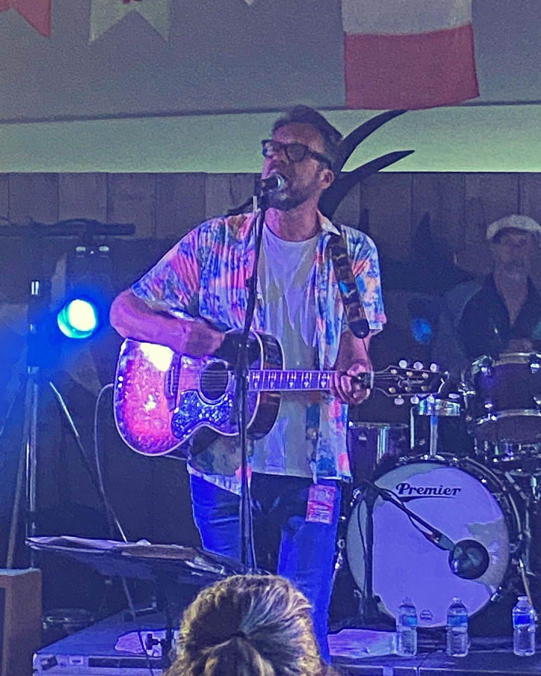 デビッド・モリシーのインスタグラム：「@robertvincentmusic and @thepretendershq @blackdeerfest Tonight. Totally amazing day here. Roll on tomorrow」
