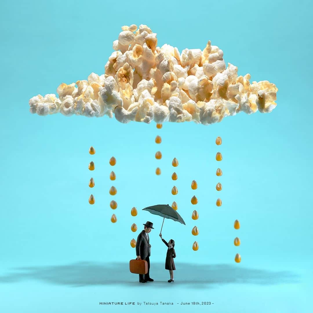 田中達也さんのインスタグラム写真 - (田中達也Instagram)「“Popcorn Rain” ⠀ くもりのち種 ⠀ #父の日 ─────────────────── 《EXHIBITION info》 ⠀ 【ミニチュアの視点で見る日本－田中 達也】展 Japan from miniatures - Tatsuya Tanaka at Japan House São Paulo until : Oct. 8, 2023 ⠀ 【ミニチュアライフ 神戸エアポート】 MINIATURE LIFE × KOBE AIRPORT ⠀ ───────────────────」6月18日 7時00分 - tanaka_tatsuya