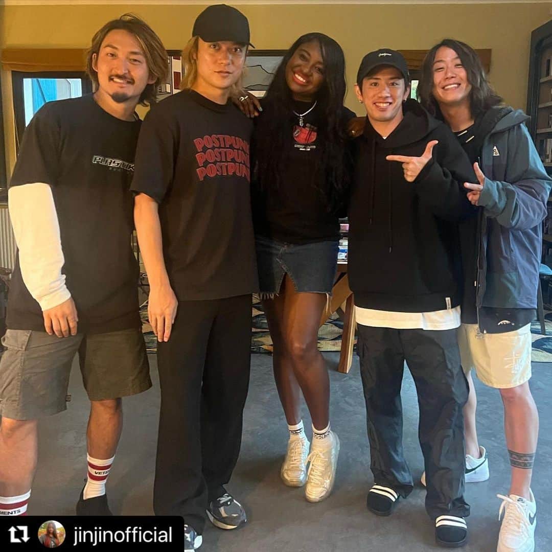 ONE OK ROCK WORLDさんのインスタグラム写真 - (ONE OK ROCK WORLDInstagram)「- #Repost jinjinofficial with @use.repost ・・・ Magical few days with my fave band @oneokrockofficial 🎸🎤🎵🎹🥁  - Thank you so much for sharing🥰  #oneokrockofficial #10969taka #toru_10969 #tomo_10969 #ryota_0809 #fueledbyramen#luxurydisease#willofthepeople#eurpetour2023 #writingcamp」6月18日 7時17分 - oneokrockworld