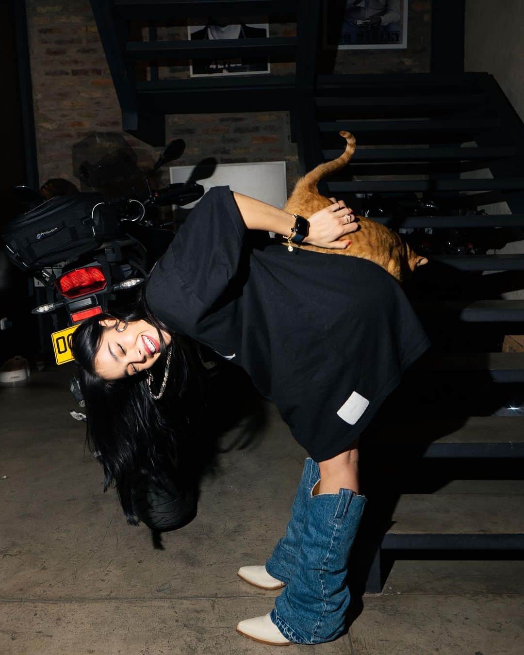 Danna Paolaのインスタグラム：「the kidz takes Bogotá 👁️‍🗨️」