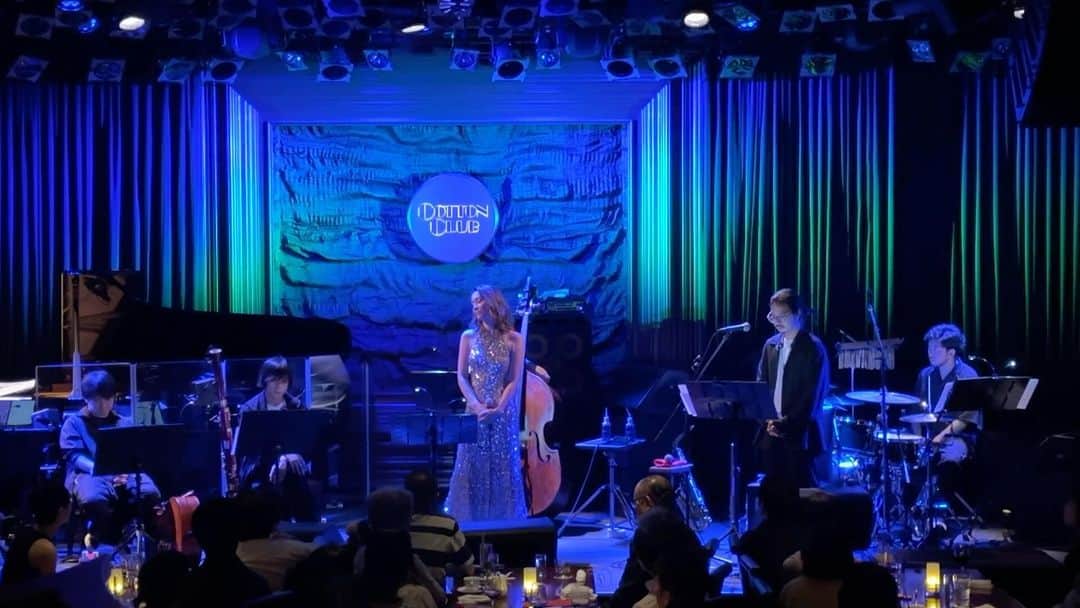 エミ・マイヤーのグルメインスタ