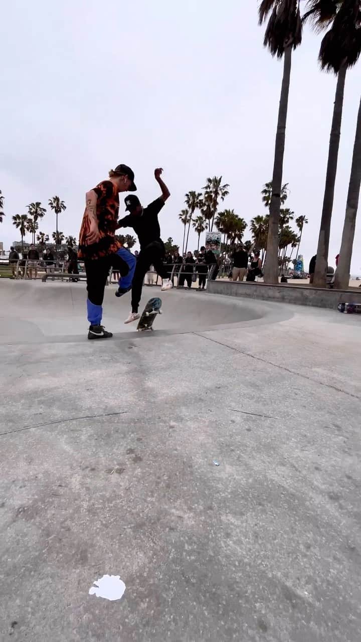 Skate Crunch (OG)のインスタグラム：「Pure fun shenanigans 🤩 @hadenmckenna x @isiahhilt 😂🏝  … 🎥 @vibewithriver」