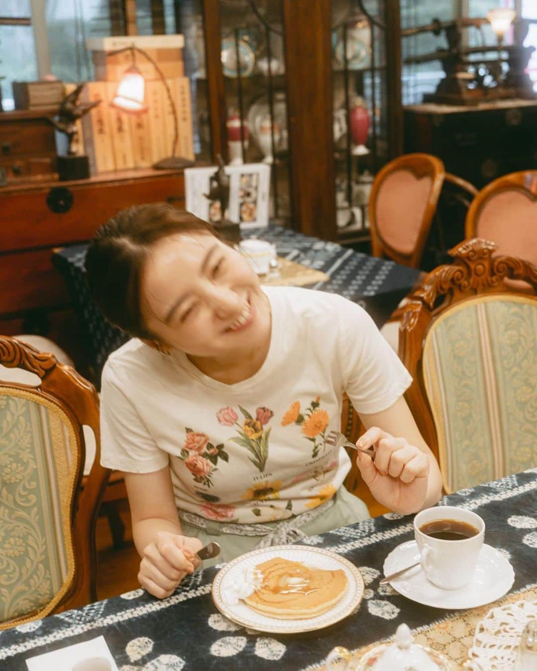 高田里穂さんのインスタグラム写真 - (高田里穂Instagram)「THE  PANCAKE GIRL🐇  「君と歩く1キロメートル」 by ENCOUNTER MAGAZINE  撮影　武井宏員さん @take1official ヘアメイク　くつみ綾音さん @ayane_923  スタイリスト　谷川夢佳さん @yumeka91」6月17日 22時56分 - riho__takada