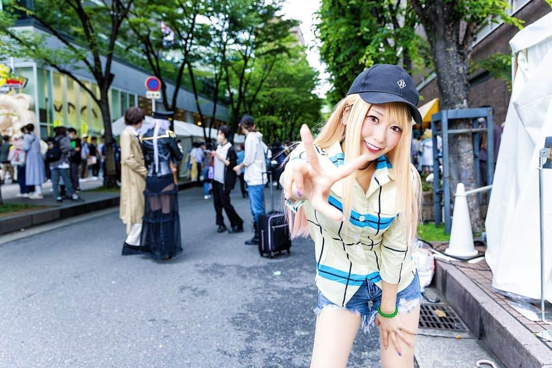 若月雅のインスタグラム：「. 【#アコスタ梅田茶屋町 ／ #その着せ替え人形は恋をする 】 . データの横ver.✨✨ 次のイベントはまだ決まってないけど、またお会い出来たら！ 沢山のレイヤーさんの中で、若月を見つけてくれてありがとうございました！(*´ー｀*) .  . #cosplay #cosplayer  #anime #kisekoi  #喜多川海夢 #ブラックロベリア #コスプレ #cosplayers  #着せ恋 #gal #ギャル #オタク　#オタ活 #nu茶屋町」