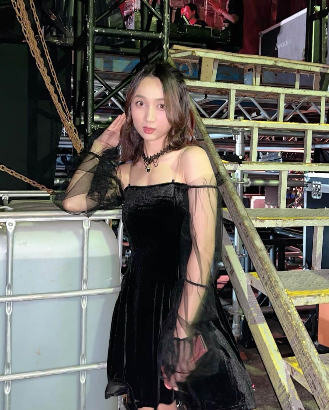のインスタグラム：「Susah yah gaya metal 😜🫶🤘」