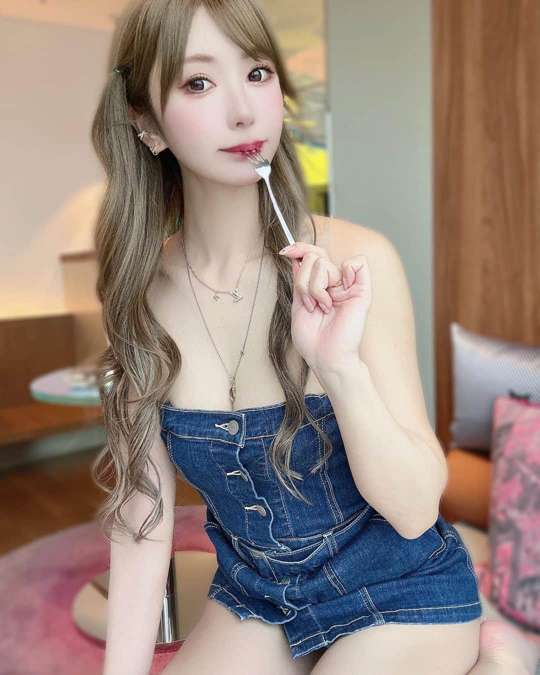 のインスタグラム：「もぐもぐ😋 #インスタグラビア #おやすみグラビア #グラビア #gravure #gravuremodel  #自撮り #自撮り界隈  #自撮り女子  #onlyfangirl  #onlyfanz  #onlyfansmodel」