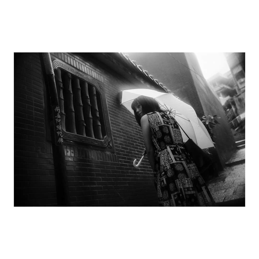 田中美晴さんのインスタグラム写真 - (田中美晴Instagram)「モノクロ 　 　 　  　 　 　 　 　 　 ▫️◾️ #taiwan #tamsui  #portraitphotography  #淡水 #人像摄影 #拍照  #台湾生活 #美晴天天」6月17日 22時52分 - tnk_miharu
