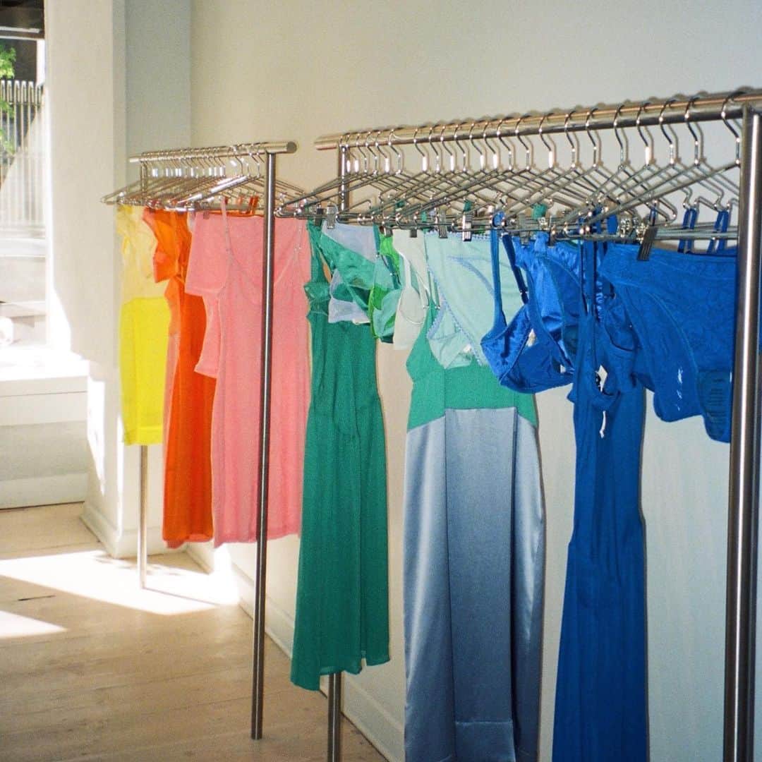 Araksのインスタグラム：「Come by the store at 98 Thompson Street NYC. We're open daily and you can book private fitting appointments online. Link in bio for more details.⁠ Photo @norahenick⁠ #ColorByAraks #SlowFashion #EthicallyMade⁠」