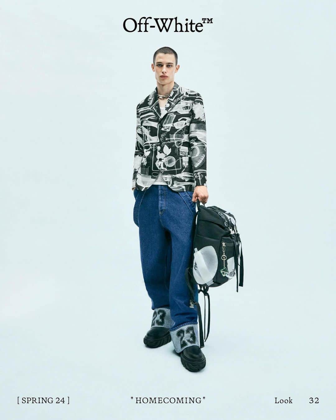 OFF-WHITE C/O VIRGIL ABLOHさんのインスタグラム写真 - (OFF-WHITE C/O VIRGIL ABLOHInstagram)「latest logic® ~ resort 24 collection titled “homecoming” by ib kamara  there are modular elements to create garments that change their shape, and the oversized fits are enriched by logos that recall sports world   photography c/o @kristinleemoolman  art, image direction & styling c/o @ibkamara」6月17日 23時17分 - off____white