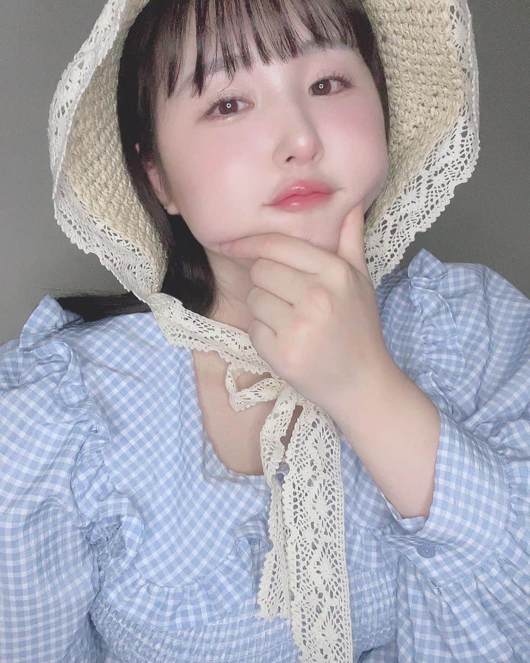 上田ミルキィのインスタグラム：「超インドアピクニックガール👒🫖🥪🍰🌳」