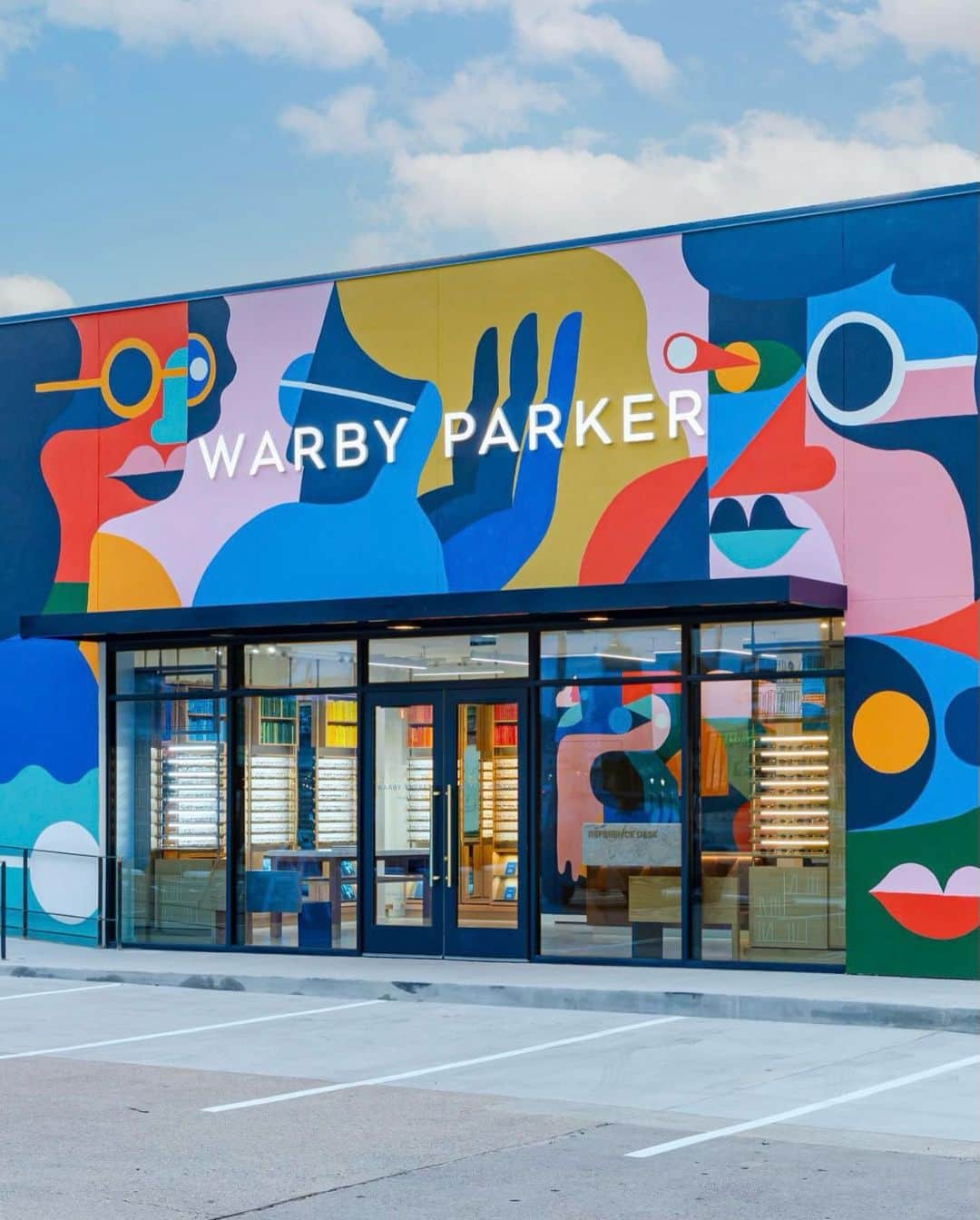 Warby Parkerのインスタグラム：「POV: It’s triple-digit temperatures outside, but then you see these storefronts beckoning you into the A/C 🥵  Special shout out to our friends in Texas ⤵️ 📍Henderson Ave. in Dallas 📍Highland Village in Houston 📍Central Park in Austin 📍Baybrook in Friendswood 📍Domain Northside in Austin 📍Prestonwood Place in Addison」