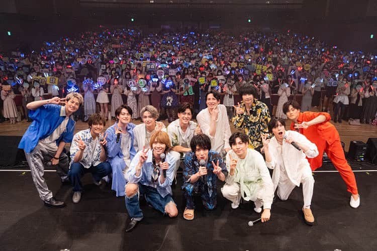 井澤勇貴のインスタグラム：「2.5次元男子 Live 2023 #ほっさま  やっぱりお客様の声が聞ける、声出しアリのライブは過去最高に楽しかったです✨  地方公演もやりたい 冬の定番曲も歌いたい  そして、また植澤ノ森で歌える日を楽しみにしています🎤」