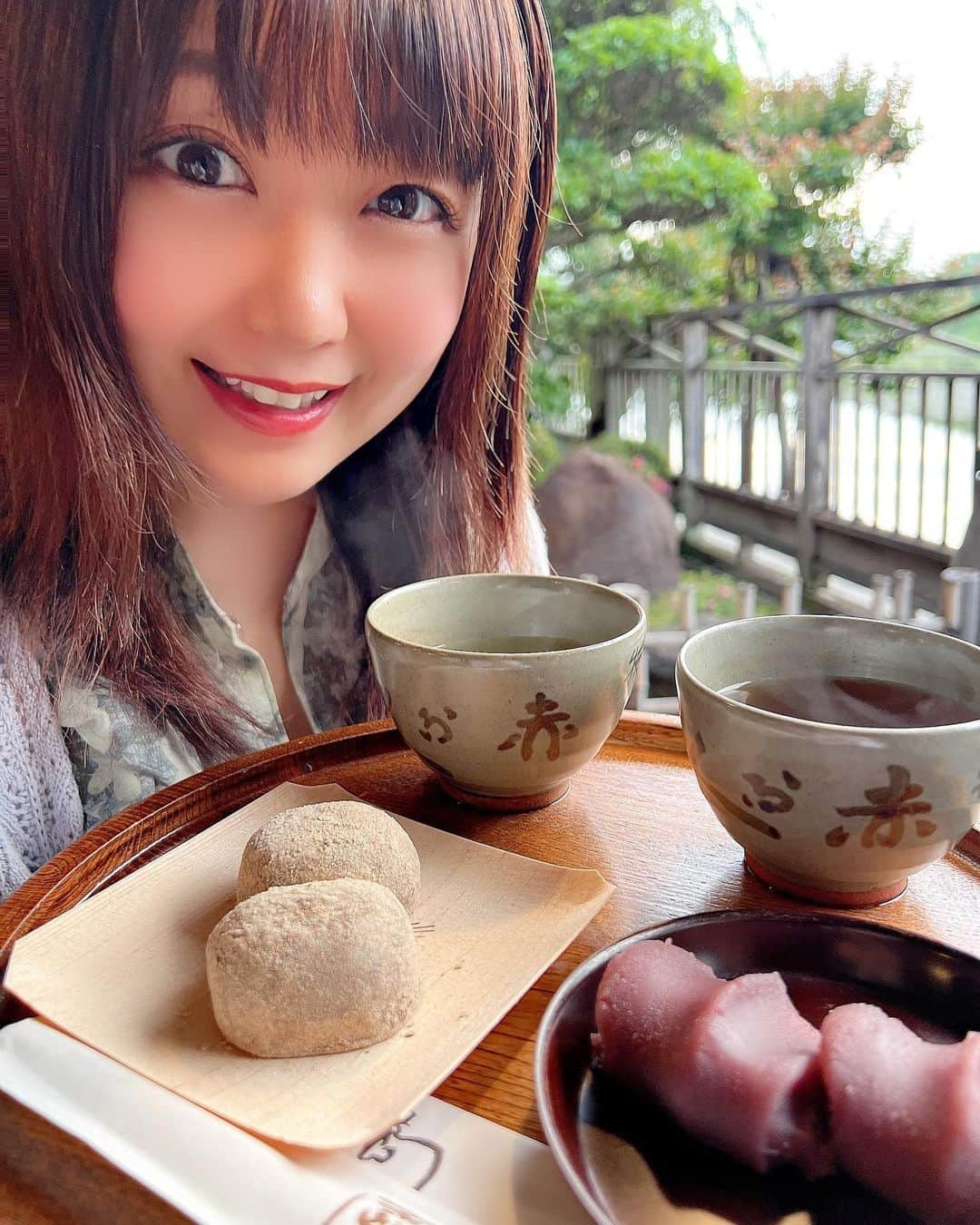 嶋梨夏さんのインスタグラム写真 - (嶋梨夏Instagram)「ずっとずーっと食べたかった念願の赤福の朔日餅🥹✨✨朝5:00にいただいて幸せ満点でした🥹💓 . . . . .  #被写体 #お仕事依頼受付中 #おでかけ #三重県 #伊勢 #赤福 #赤福本店 #朔日餅 #彼女感 #アラサー女子 #平成元年生まれ #150cm #ファインダー越しの私の世界 #ポートレート #ポートレート撮影 #女優 #actress #photooftheday #JAPAN #japanesegirl #instagood #followme #ricashima #嶋梨夏」6月17日 23時43分 - shimarica_jp