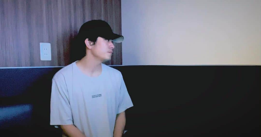 中谷優心さんのインスタグラム動画 (中谷優心Instagram)「久々に1人カラオケ行ったら延長しまくってしまった。 梅雨が開けると