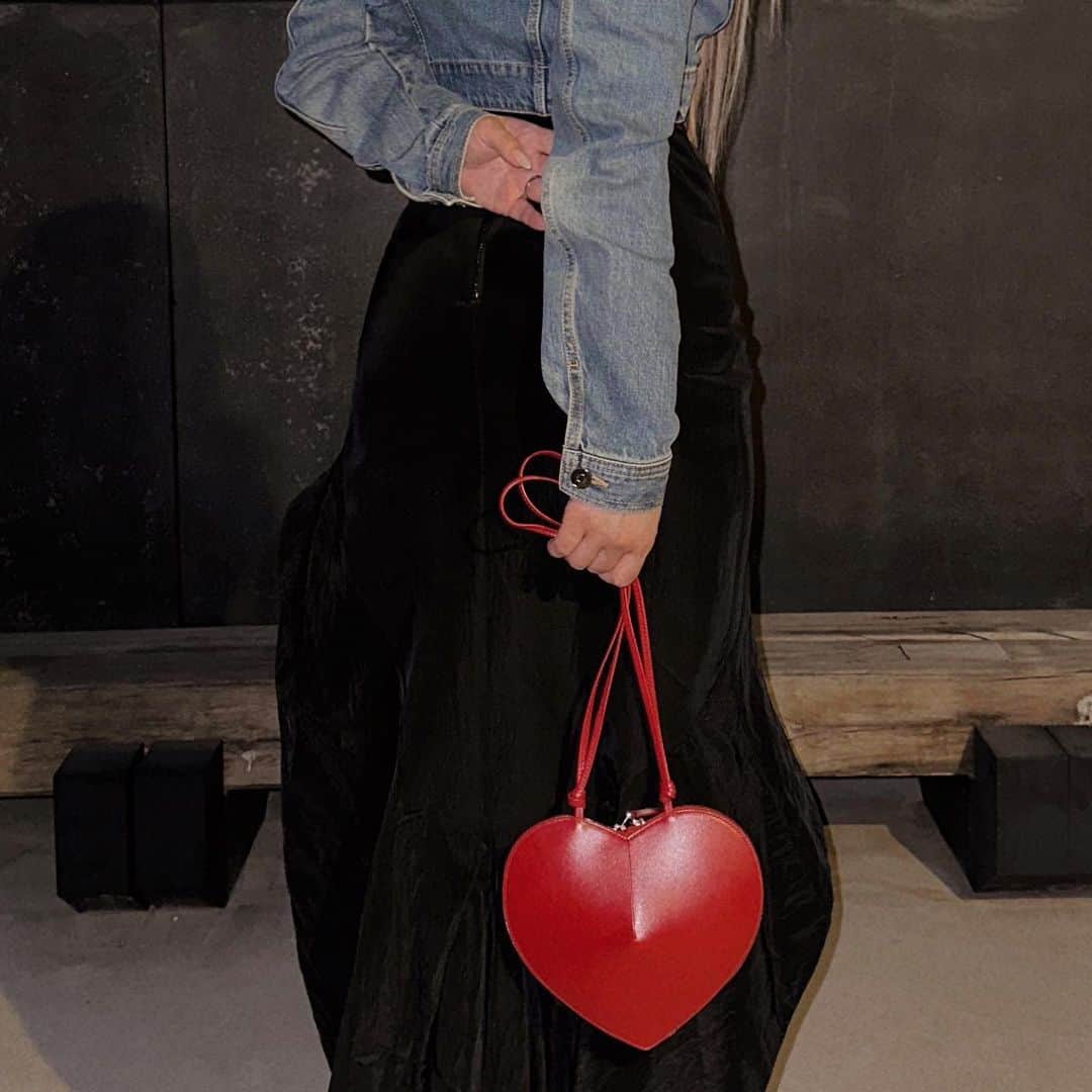 CL さんのインスタグラム写真 - (CL Instagram)「The Queen of ♥️  #leCoeur #Alaia」6月18日 0時06分 - chaelincl