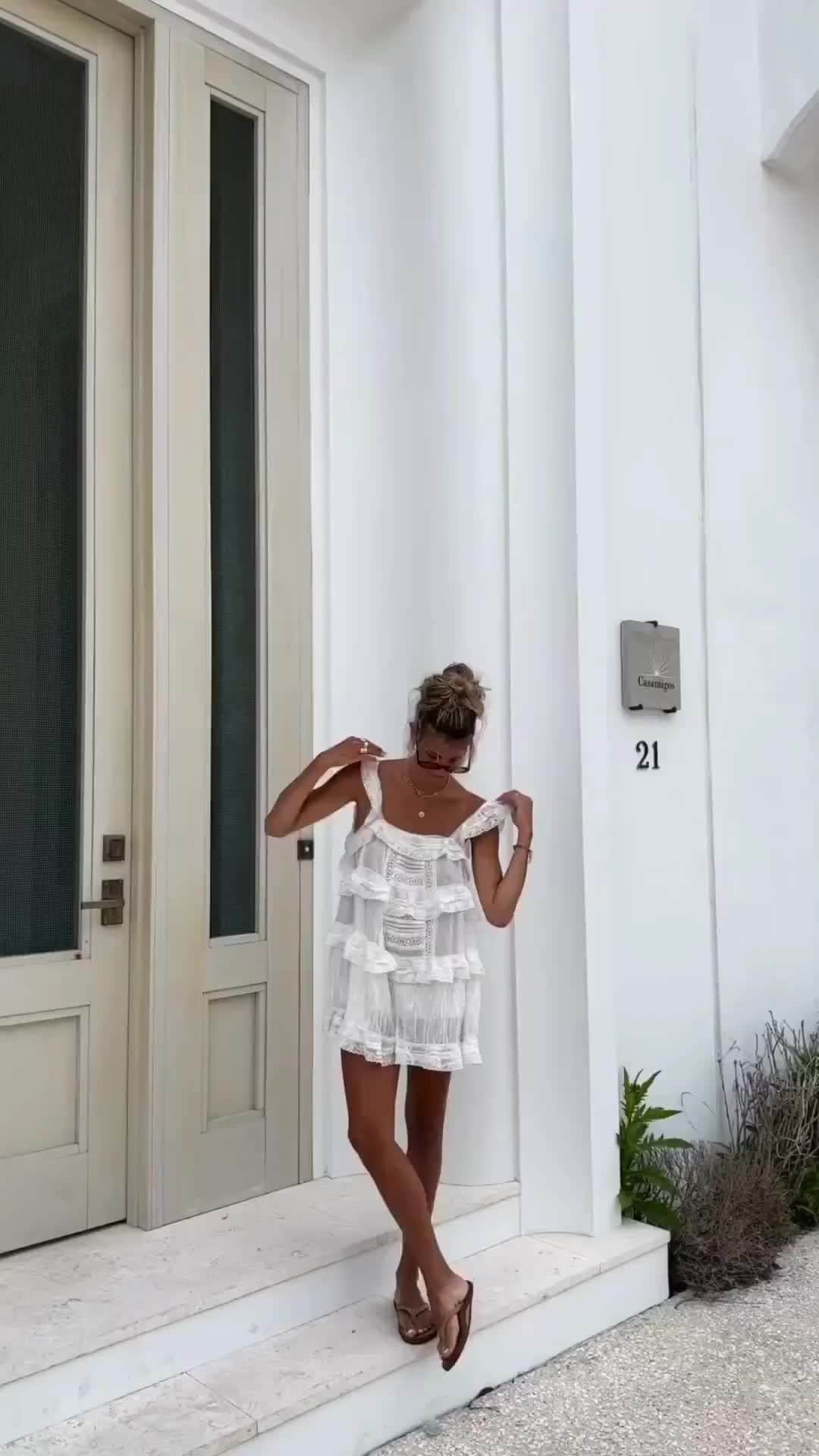 freepeopleのインスタグラム：「The only thing to wear when the temperature rises. Link in bio.   #whenyouwearFP @taylornicolehayden」