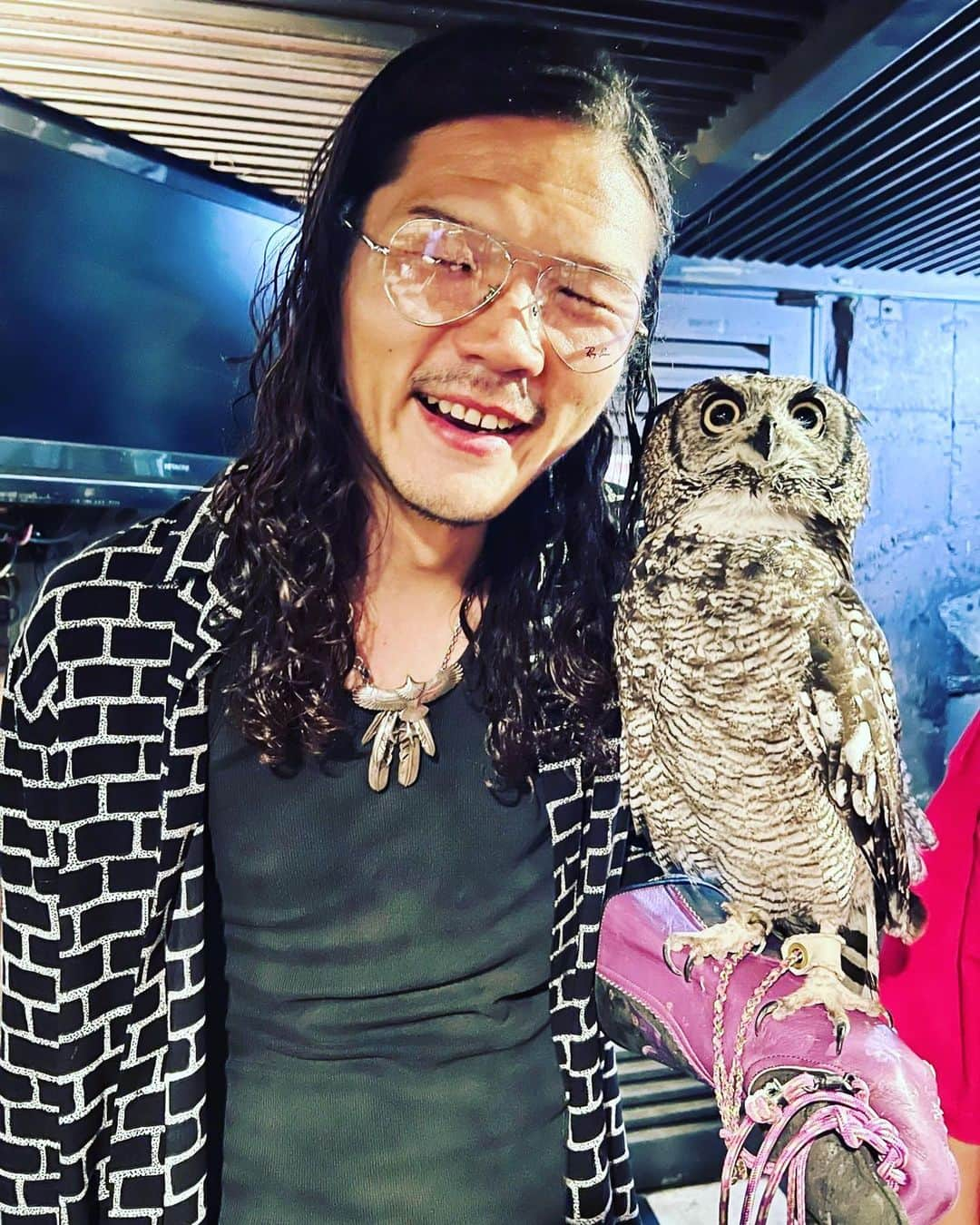 庄村聡泰さんのインスタグラム写真 - (庄村聡泰Instagram)「こらちょいと嬉しかったよフクロウカフェなるものに今度行ってみようと思うたよ @kgmymk2 鏡ゆみこ様 #新井英樹 様  お疲れ様でした！」6月18日 0時13分 - shomurasatoyasu