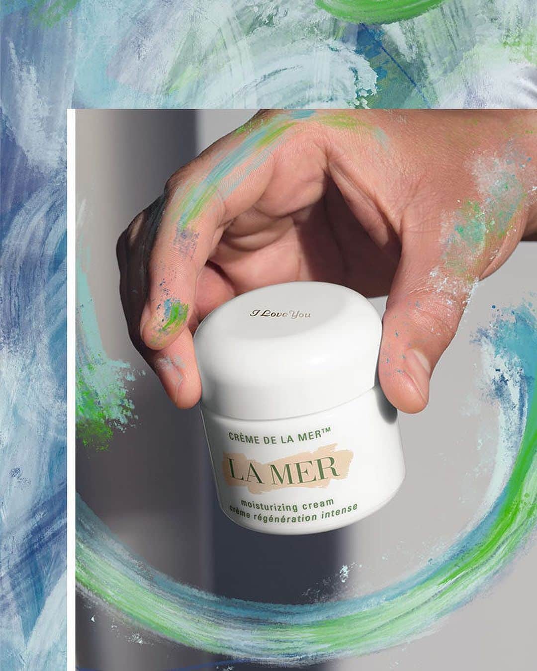 ドゥラメールのインスタグラム：「Let him know how much you admire his boldness.   Indulge dad with our most cherished skincare luxuries — including our signature Crème de la Mer — for Father’s Day.   #LaMer #LaMerSkincare #CremedeLaMer」