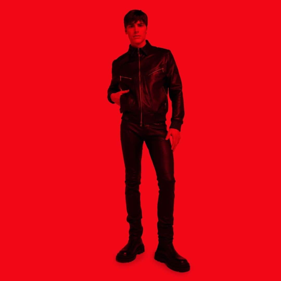 ジトロワのインスタグラム：「JITROIS MEN'S COLLECTION | featuring our ‘Jason’ leather jacket from our men FW23-24 collection available on Jitrois.com #Jitrois Thanks @charles.leto」