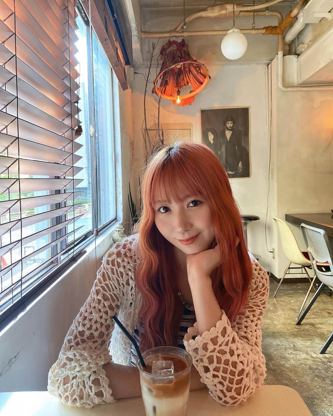 杉山優華のインスタグラム：「☕️☕️🐝」