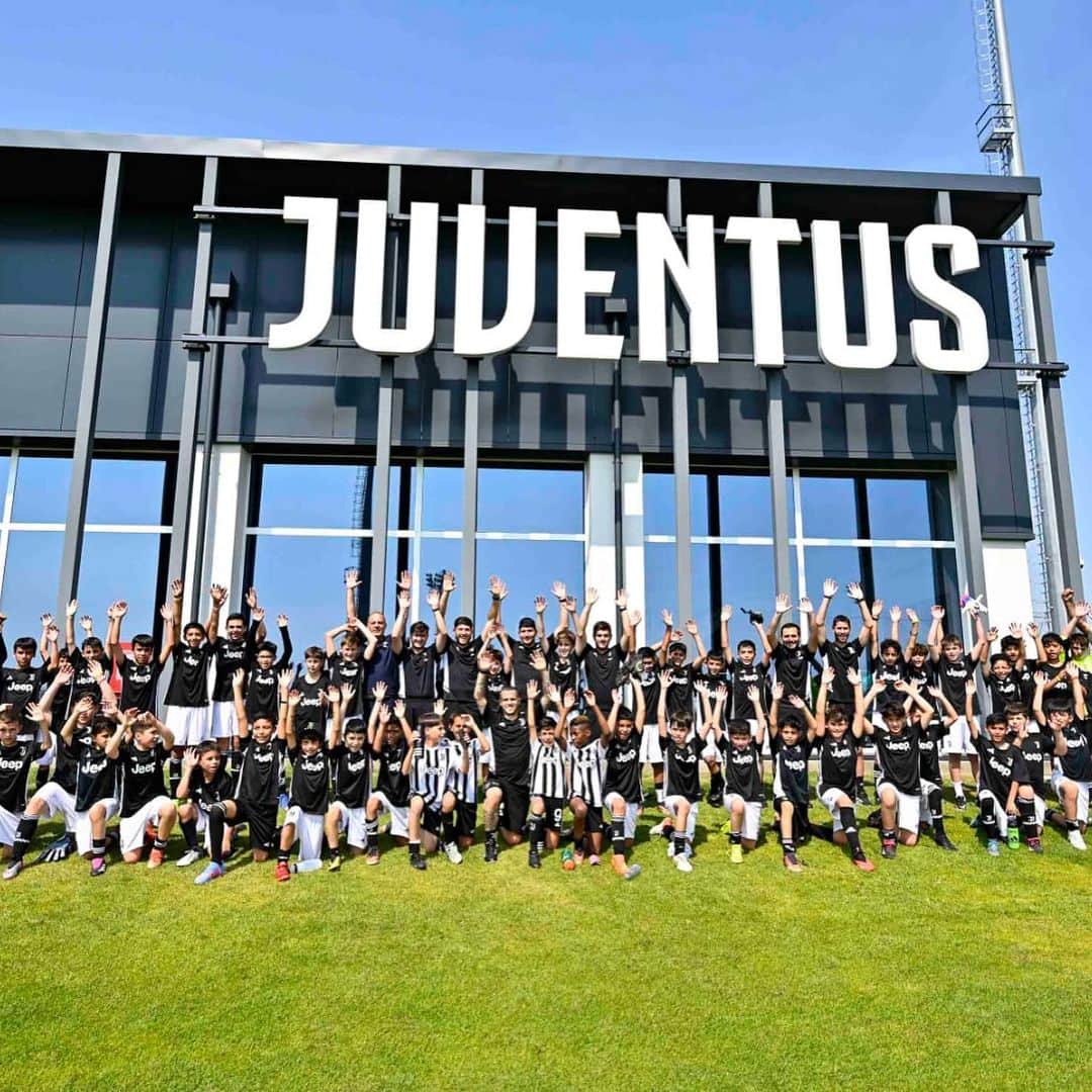 セバスティアン・ジョヴィンコさんのインスタグラム写真 - (セバスティアン・ジョヴィンコInstagram)「Train like a pro, new Juventus Academy project」6月18日 1時42分 - sebagiovincoofficial