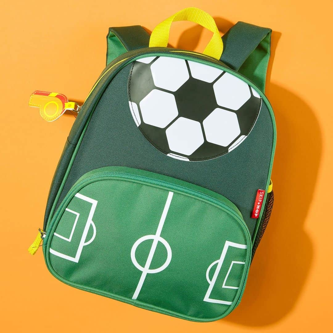 Skip Hopさんのインスタグラム写真 - (Skip HopInstagram)「Calling all soccer fans! ⚽ Our new Spark Style packs are ready for camp, family trips & more summer adventures! 😎  #skiphop #musthavesmadebetter #soccer #kidsbags #summercamp #backpack #packforcamp #summerfun #soccercamp」6月18日 1時55分 - skiphop