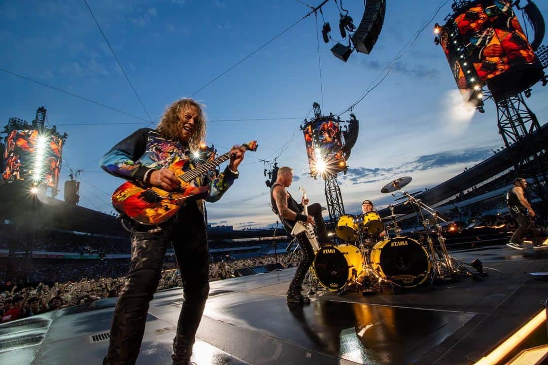 メタリカのインスタグラム：「#M72Gothenburg Night 1 through the lens of @photosbyjeffyeager… 🇸🇪   #Metallica #M72 #MetOnTour」