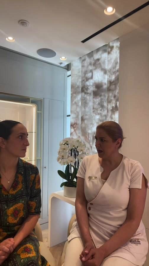 Biologique Recherche USAのインスタグラム：「Live at the Ambassade Los Angeles @biologique_recherche_la , our first flagship spa in the U.S.✨  Introduction to our treatments with Mahtab Moaven, International Trainer for Biologique Recherche, and the Ambassade team.」